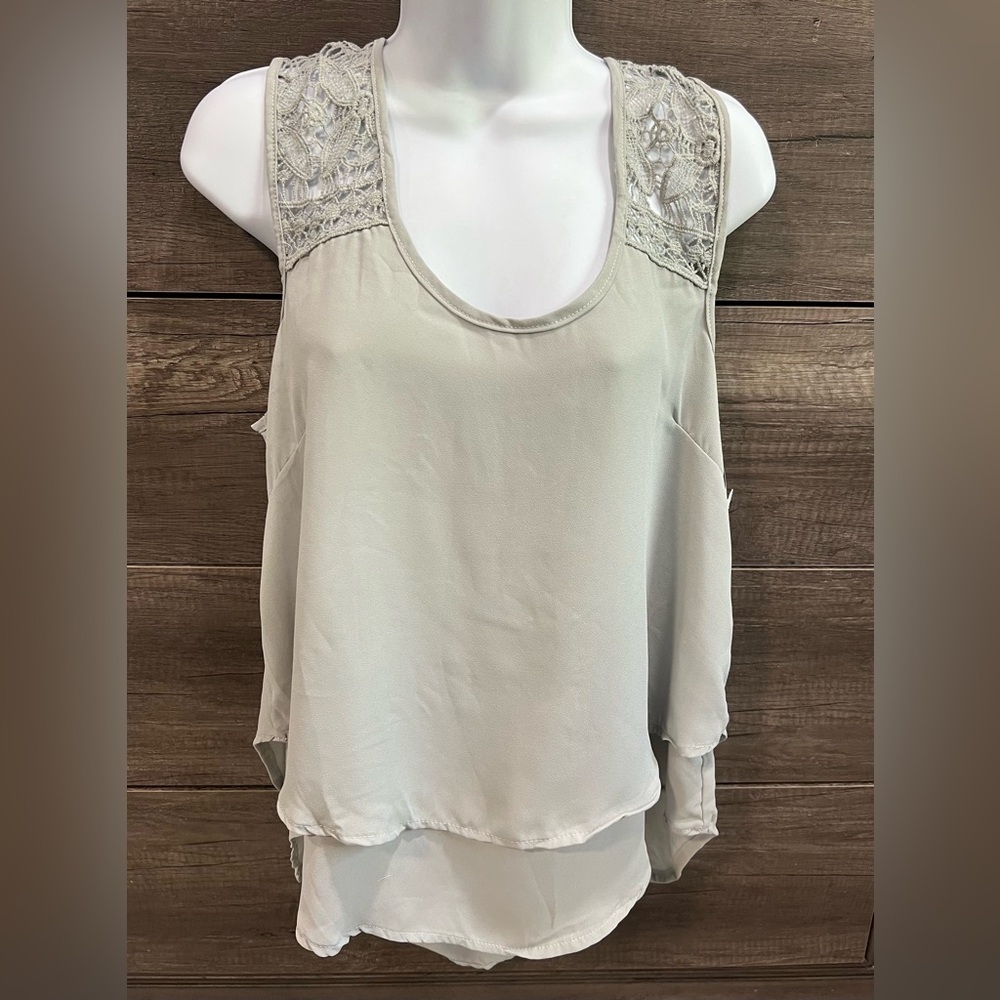 Thyme and Honey: Sleeveless Lace Detailed Tank